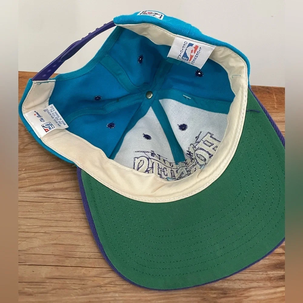 NWT Vintage Charlotte Hornets Basketball Cap Snapback Hat Dead Stock Hugo NBA